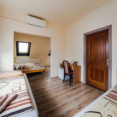 Szenti Vendeghaz Bed & Breakfast Gyor Luaran gambar