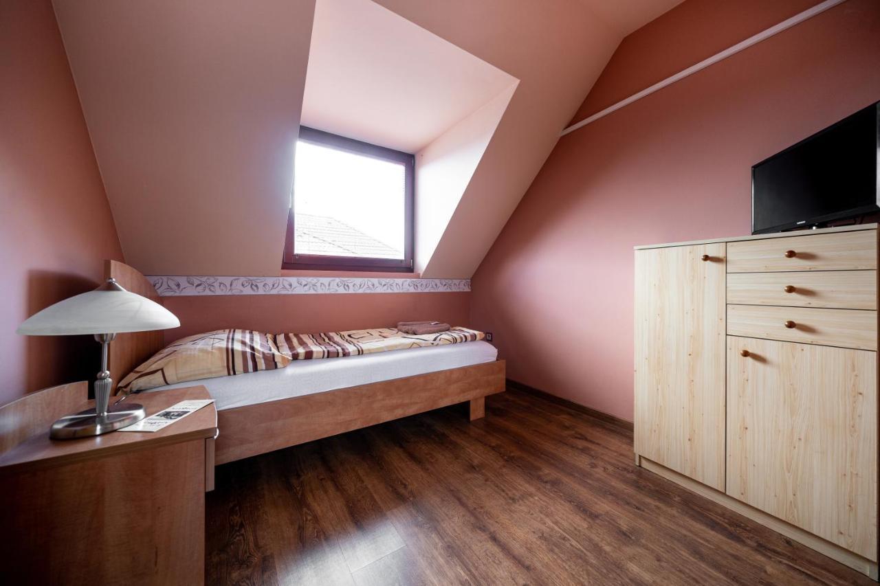 Szenti Vendeghaz Bed & Breakfast Gyor Luaran gambar